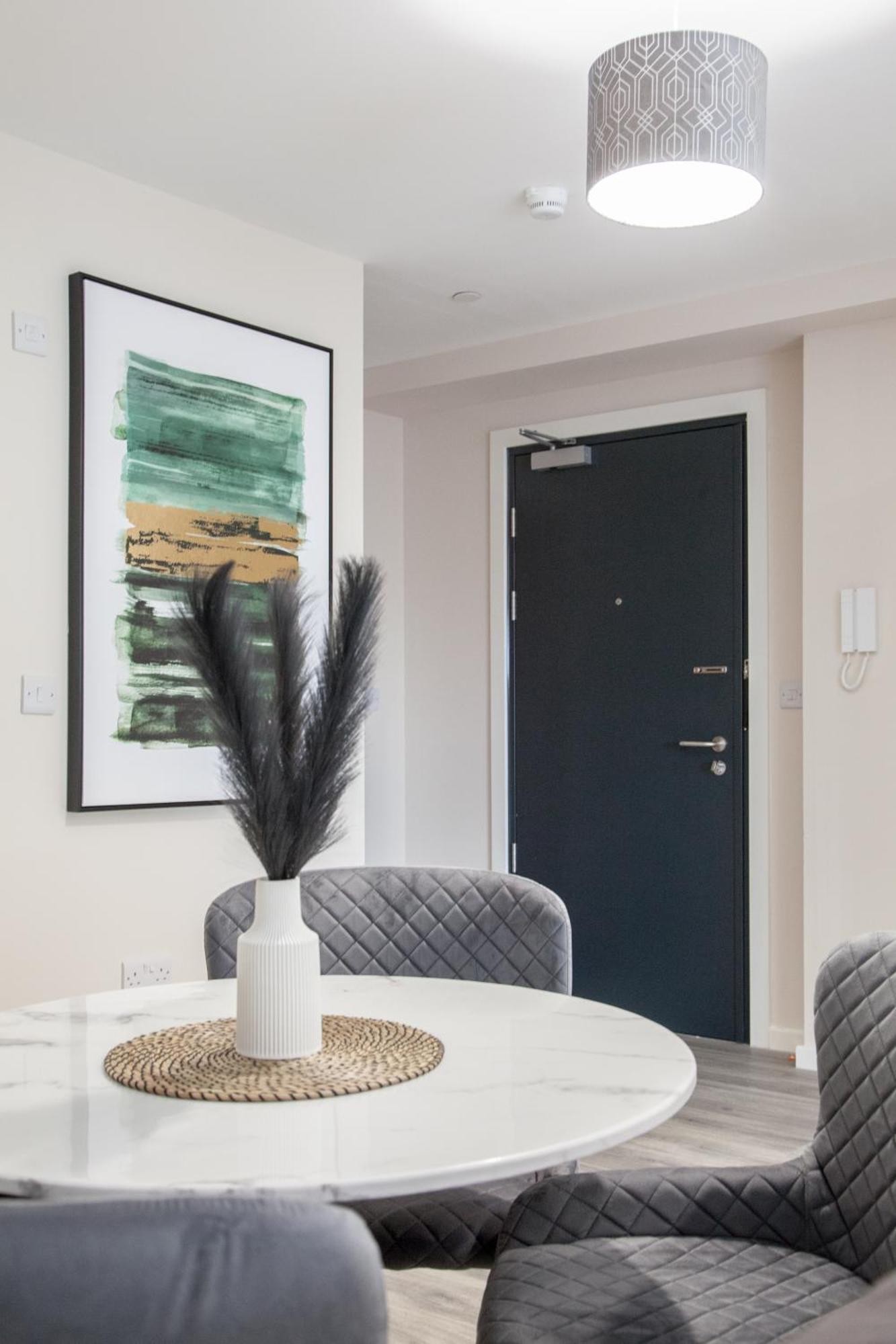 Modern 2Bd Apartment In Manchester City Bagian luar foto