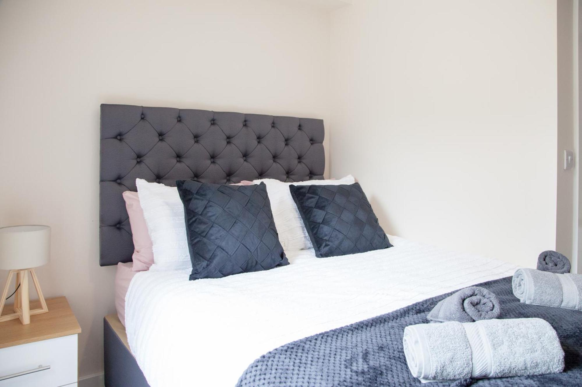 Modern 2Bd Apartment In Manchester City Bagian luar foto
