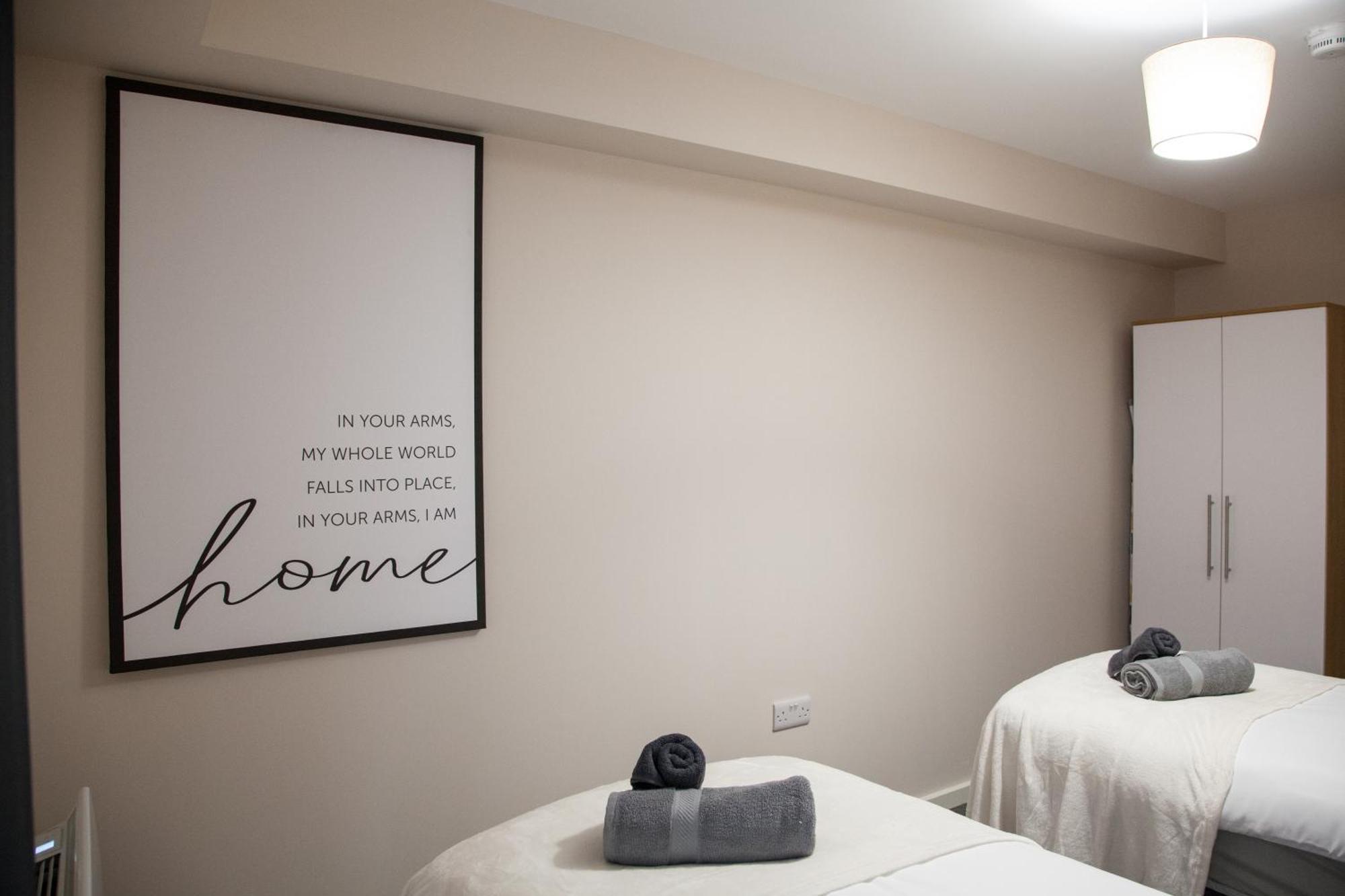Modern 2Bd Apartment In Manchester City Bagian luar foto
